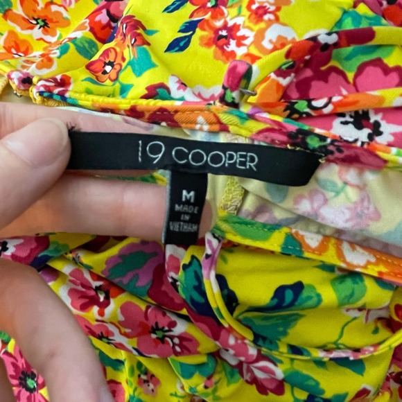 19 Cooper Yellow Floral Ruched Front Slit Midi Dress NWT Size Medium - Picture 8 of 10